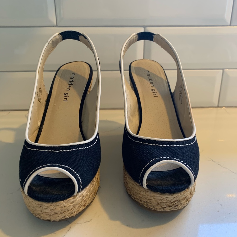 Madden Girl wedge sandals blk/wht espadrille 6.5